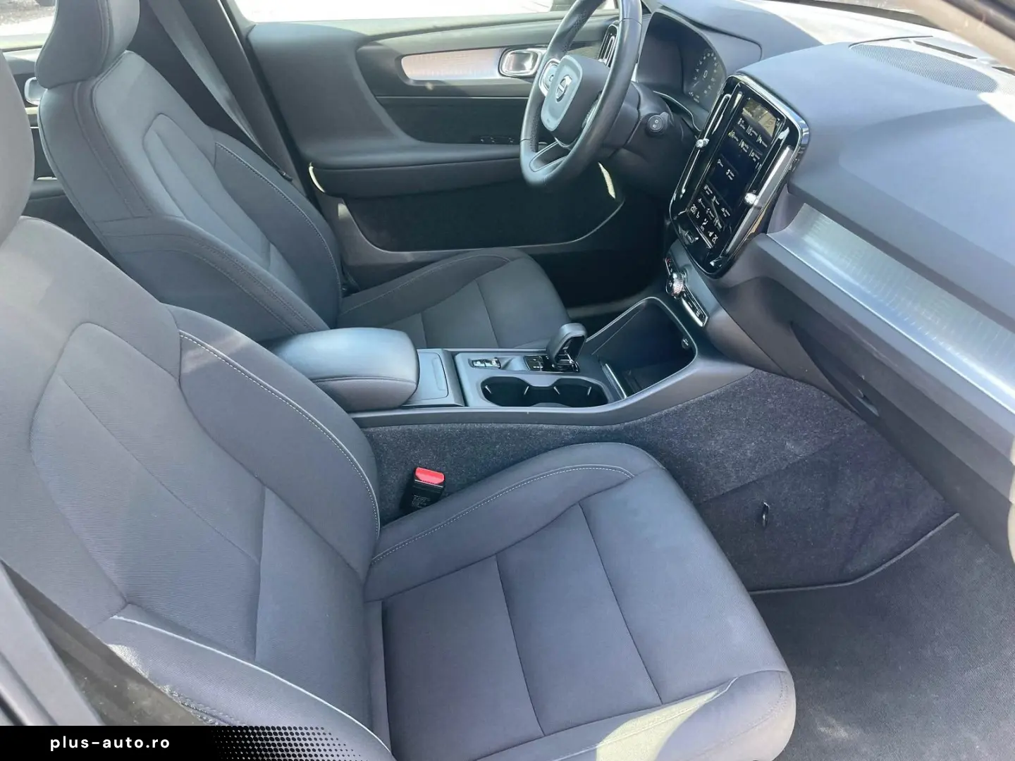 VOLVO XC40 Momentum 2WD Aut. CarPlay Kamera