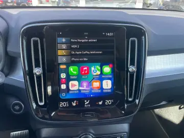 VOLVO XC40 Momentum 2WD Aut. CarPlay Kamera