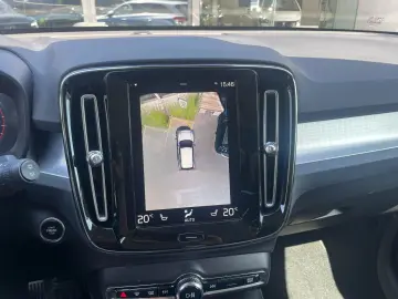 VOLVO XC40 Momentum 2WD Aut. CarPlay Kamera