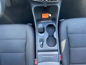 VOLVO XC40 Momentum 2WD Aut. CarPlay Kamera