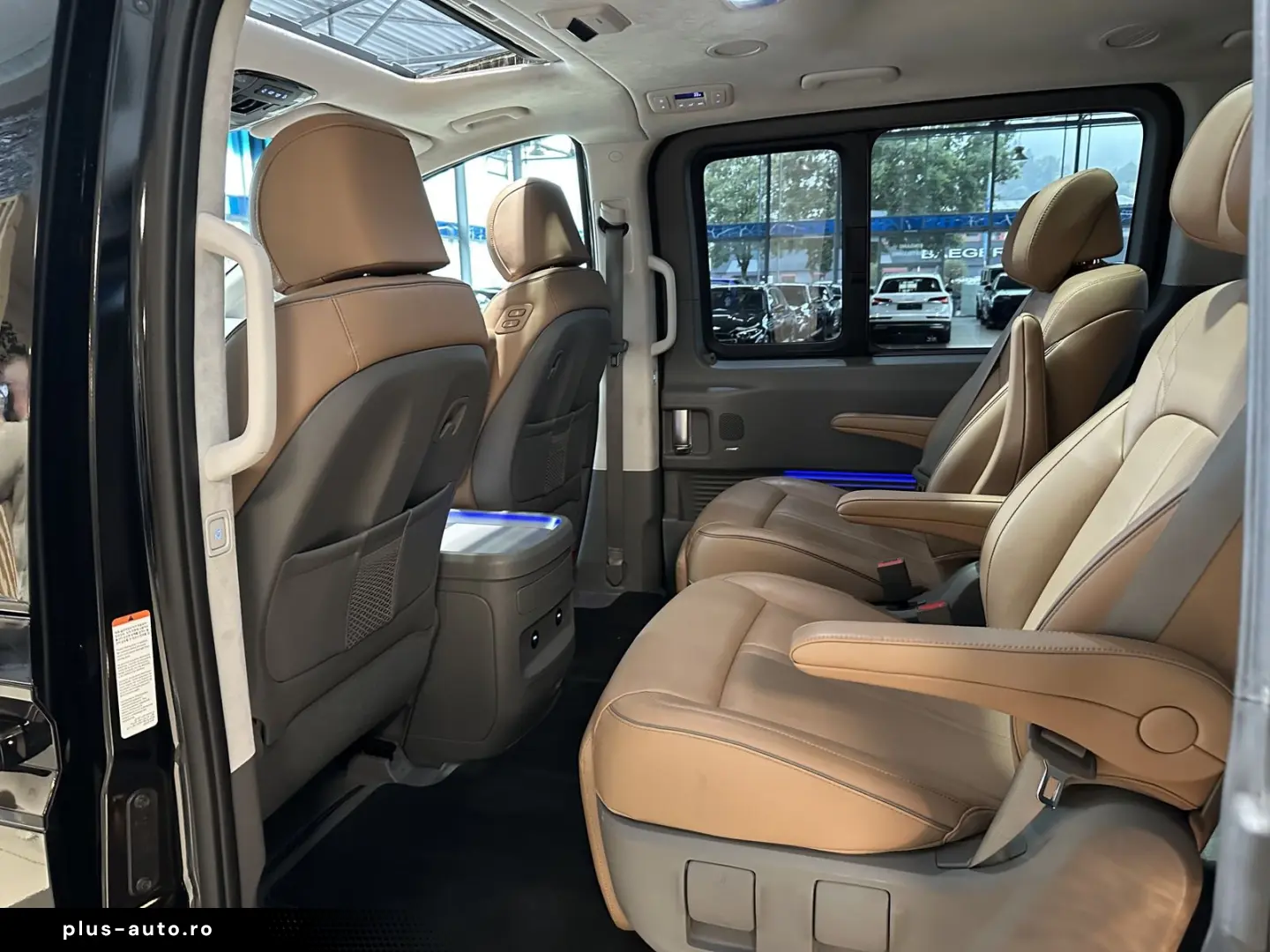 HYUNDAI Staria Signature Leder Pano 360Cam 7-Sitzer AHK