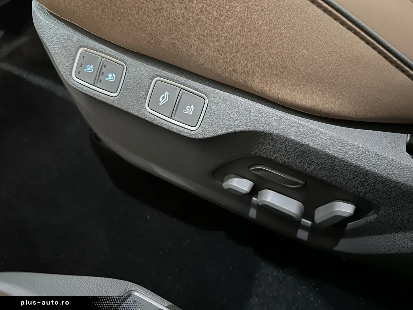 HYUNDAI Staria Signature Leder Pano 360Cam 7-Sitzer AHK