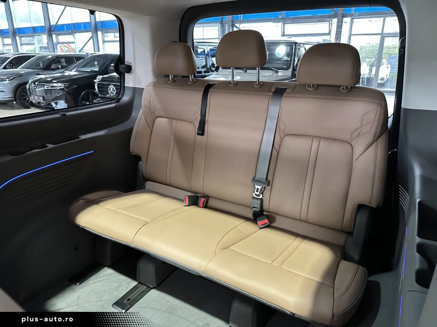 HYUNDAI Staria Signature Leder Pano 360Cam 7-Sitzer AHK
