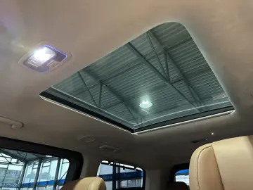 HYUNDAI Staria Signature Leder Pano 360Cam 7-Sitzer AHK