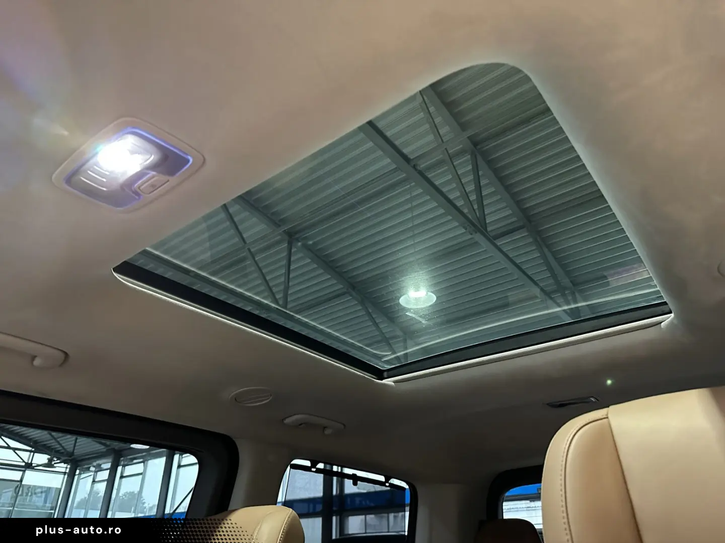 HYUNDAI Staria Signature Leder Pano 360Cam 7-Sitzer AHK