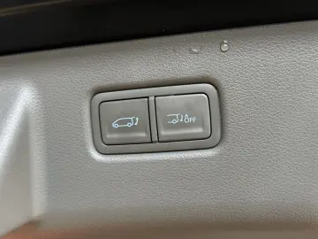 HYUNDAI Staria Signature Leder Pano 360Cam 7-Sitzer AHK
