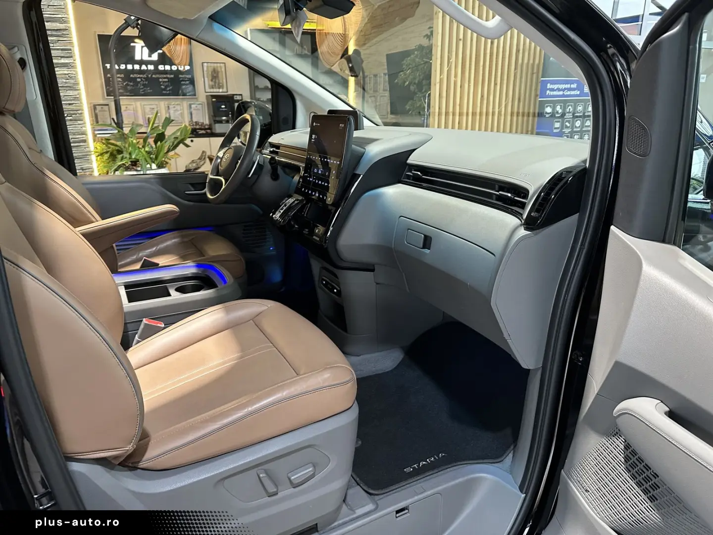 HYUNDAI Staria Signature Leder Pano 360Cam 7-Sitzer AHK