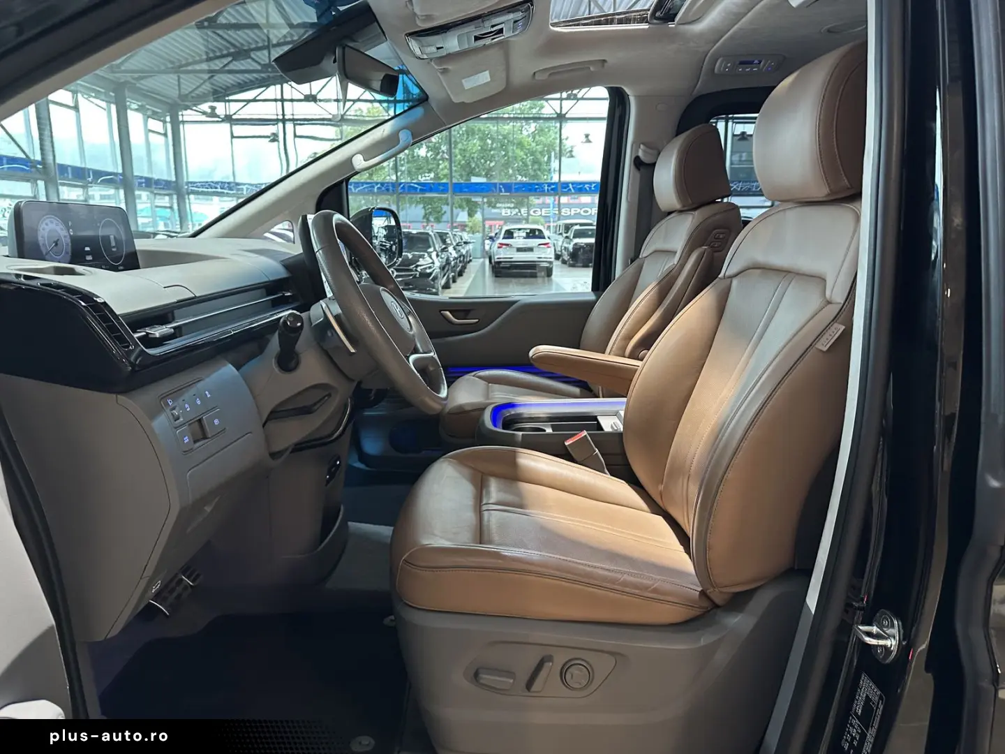 HYUNDAI Staria Signature Leder Pano 360Cam 7-Sitzer AHK