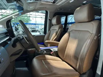 HYUNDAI Staria Signature Leder Pano 360Cam 7-Sitzer AHK
