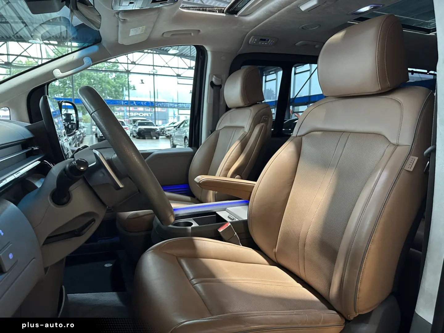 HYUNDAI Staria Signature Leder Pano 360Cam 7-Sitzer AHK