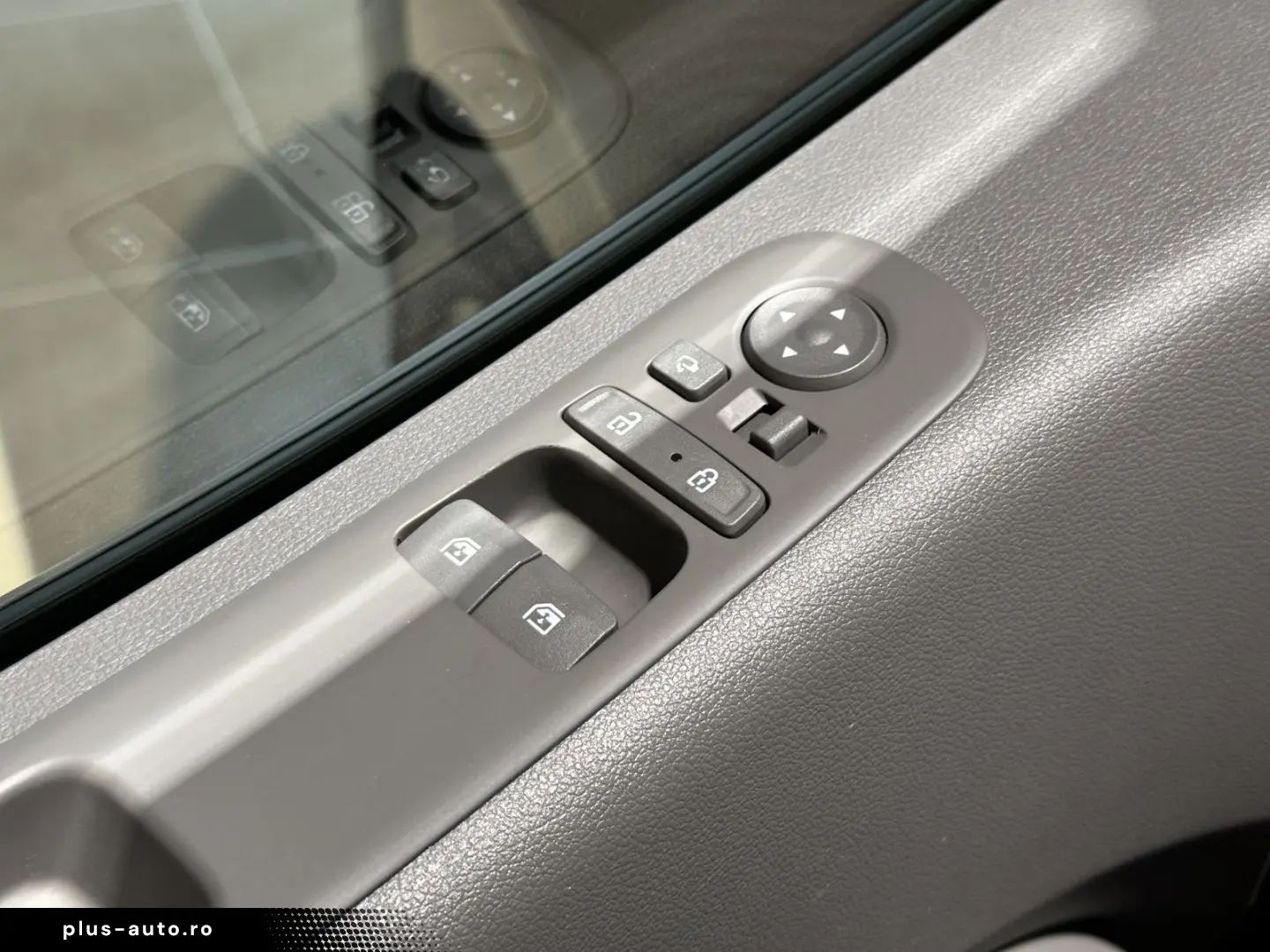 HYUNDAI Staria Signature Leder Pano 360Cam 7-Sitzer AHK