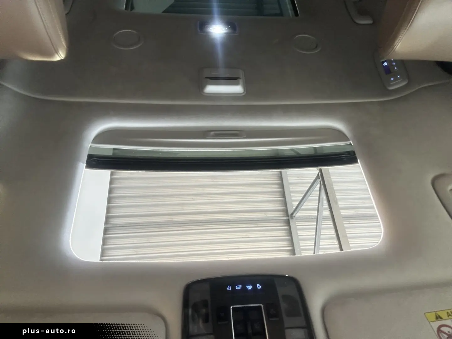 HYUNDAI Staria Signature Leder Pano 360Cam 7-Sitzer AHK