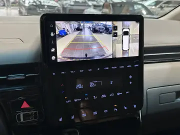 HYUNDAI Staria Signature Leder Pano 360Cam 7-Sitzer AHK