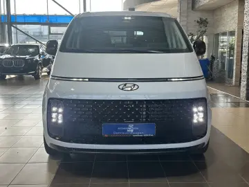 HYUNDAI Staria Signature 7-Sitzer Leder 360Cam BOSE Pano