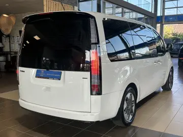 HYUNDAI Staria Signature 7-Sitzer Leder 360Cam BOSE Pano