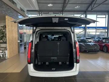 HYUNDAI Staria Signature 7-Sitzer Leder 360Cam BOSE Pano