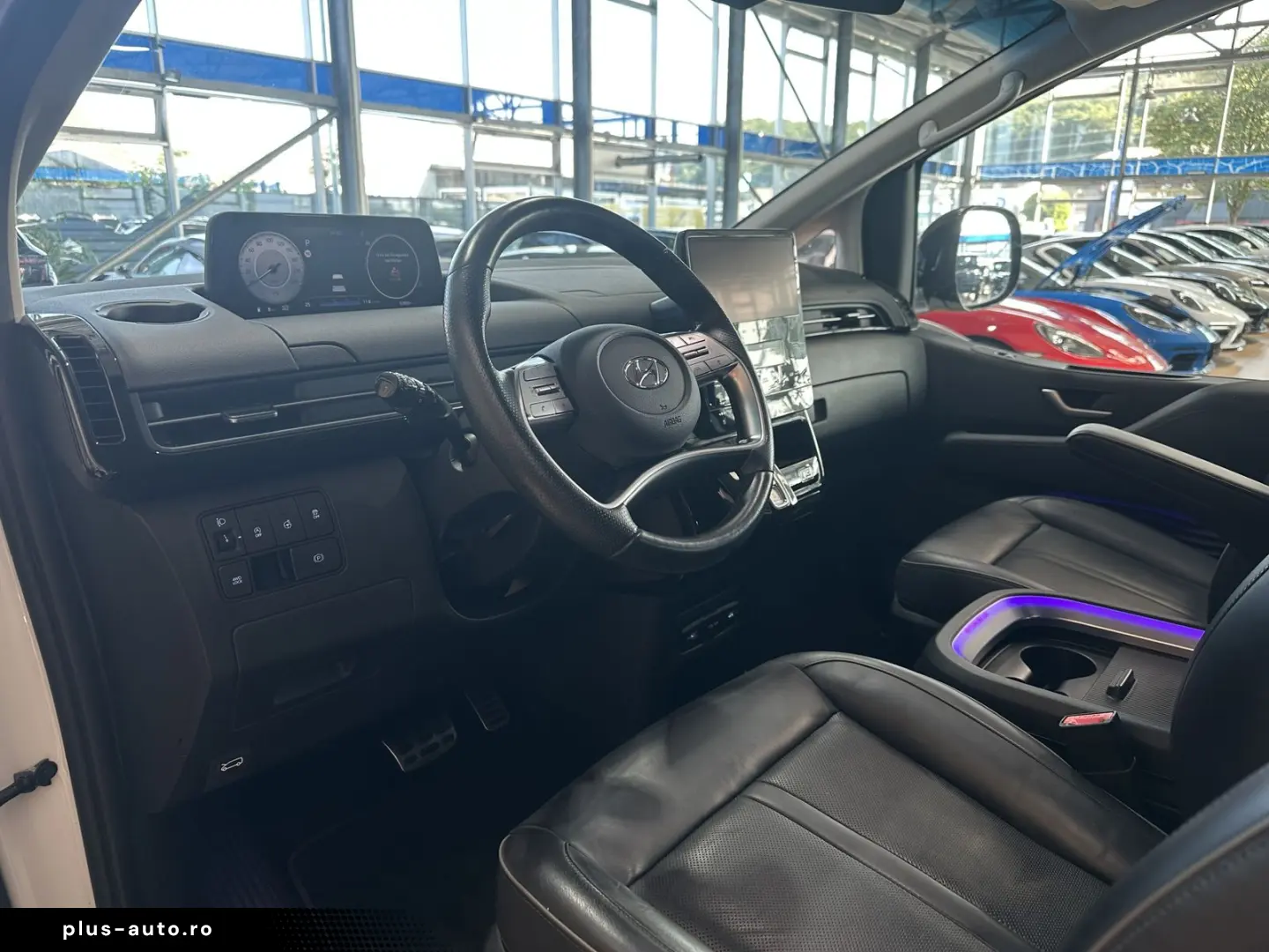 HYUNDAI Staria Signature 7-Sitzer Leder 360Cam BOSE Pano