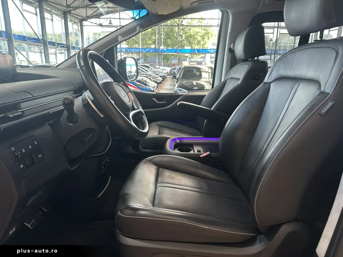 HYUNDAI Staria Signature 7-Sitzer Leder 360Cam BOSE Pano