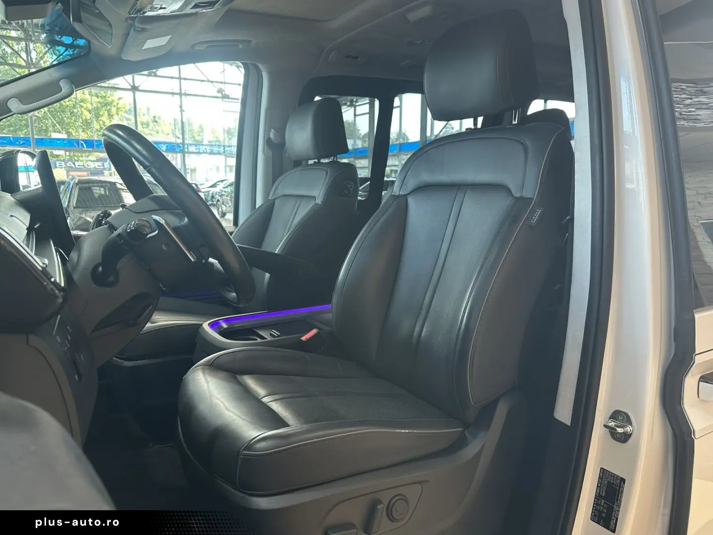 HYUNDAI Staria Signature 7-Sitzer Leder 360Cam BOSE Pano