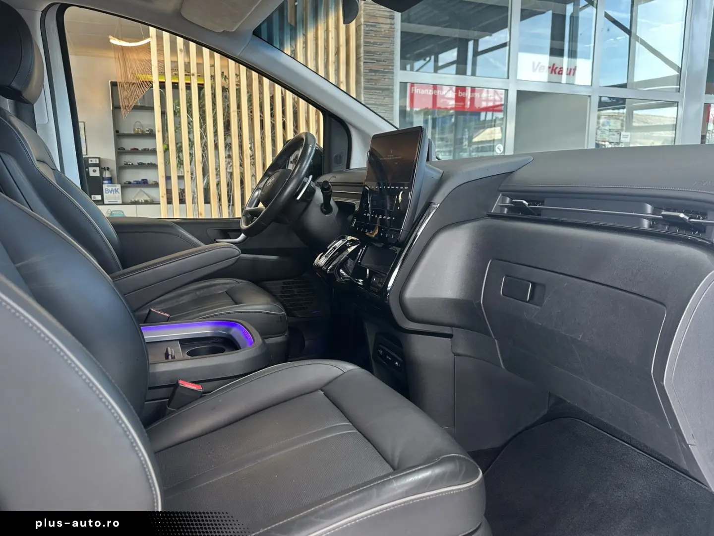 HYUNDAI Staria Signature 7-Sitzer Leder 360Cam BOSE Pano