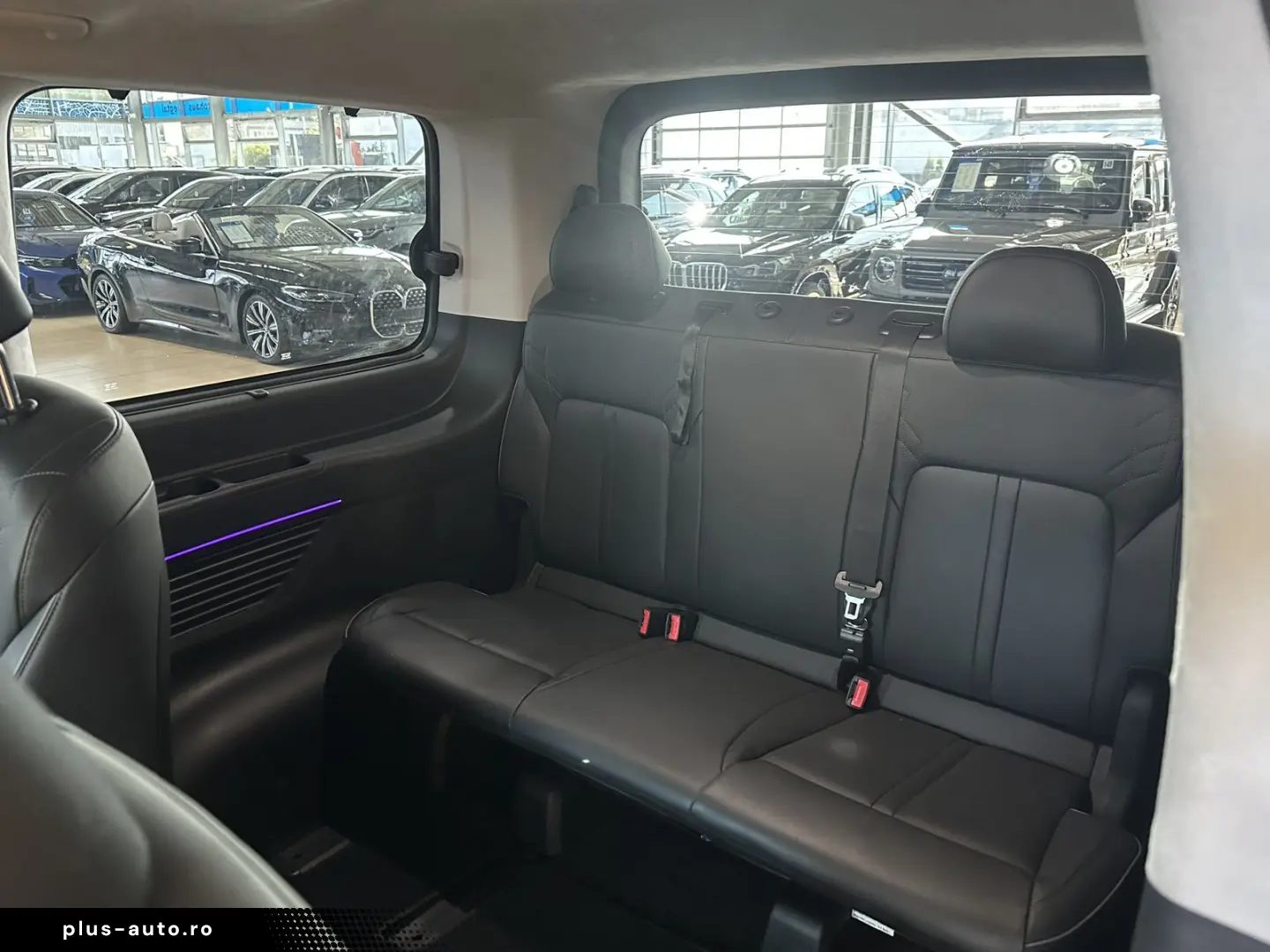 HYUNDAI Staria Signature 7-Sitzer Leder 360Cam BOSE Pano