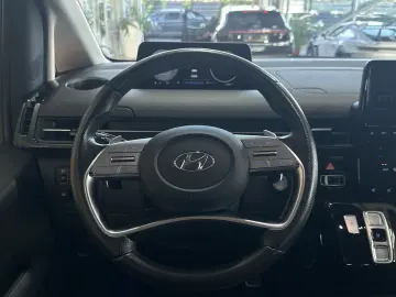 HYUNDAI Staria Signature 7-Sitzer Leder 360Cam BOSE Pano
