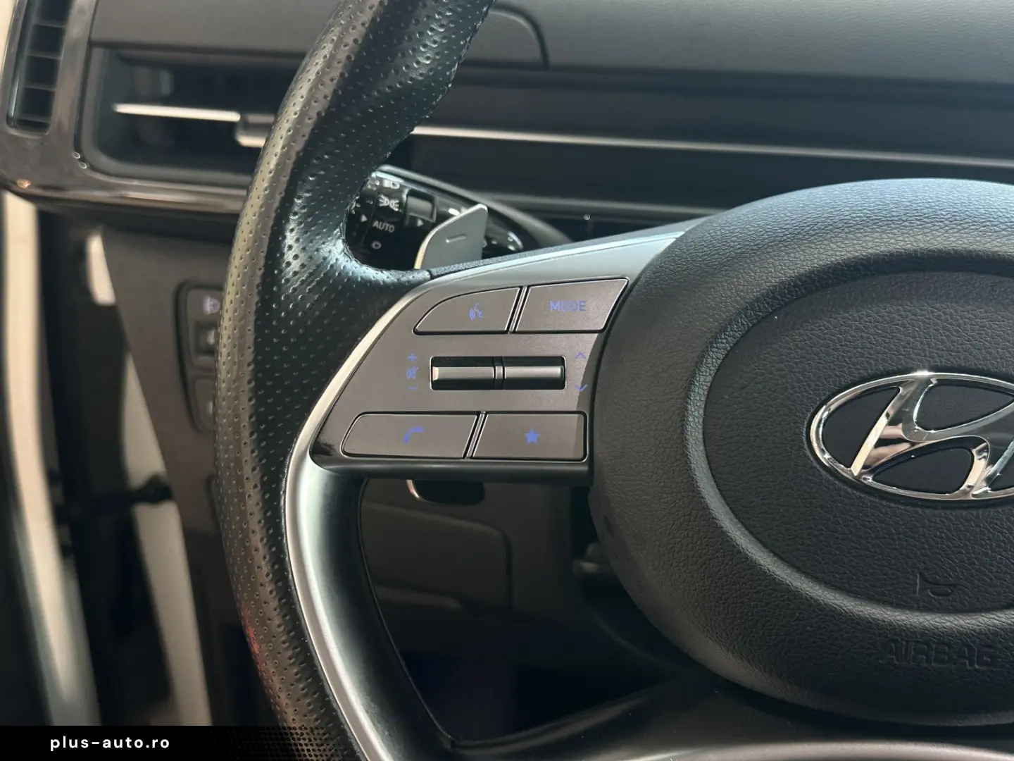HYUNDAI Staria Signature 7-Sitzer Leder 360Cam BOSE Pano