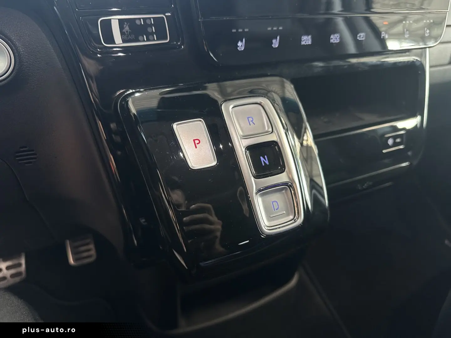HYUNDAI Staria Signature 7-Sitzer Leder 360Cam BOSE Pano