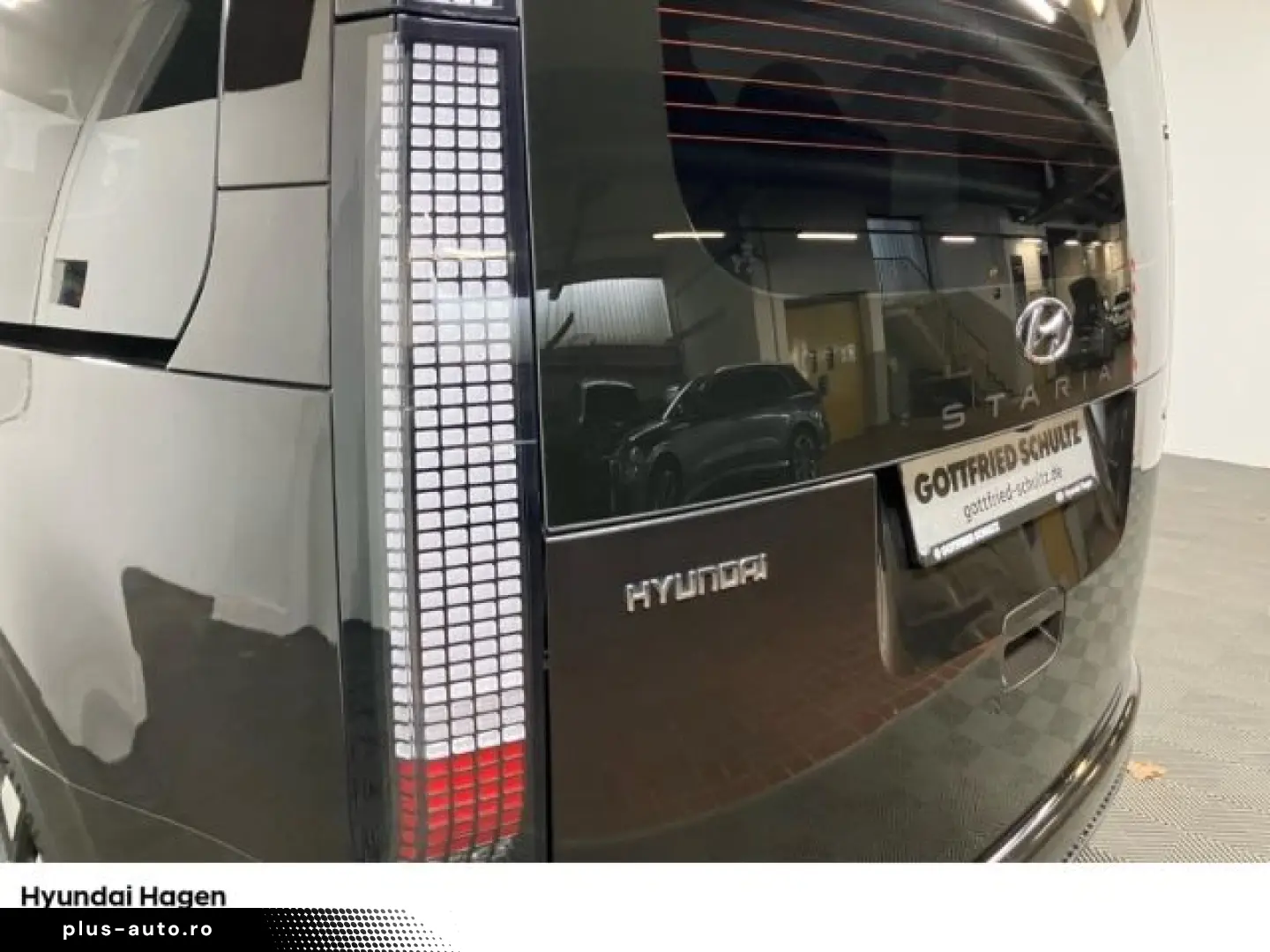 HYUNDAI STARIA Signature 4WD LED NAV BOSE LEDER 7Sitzer