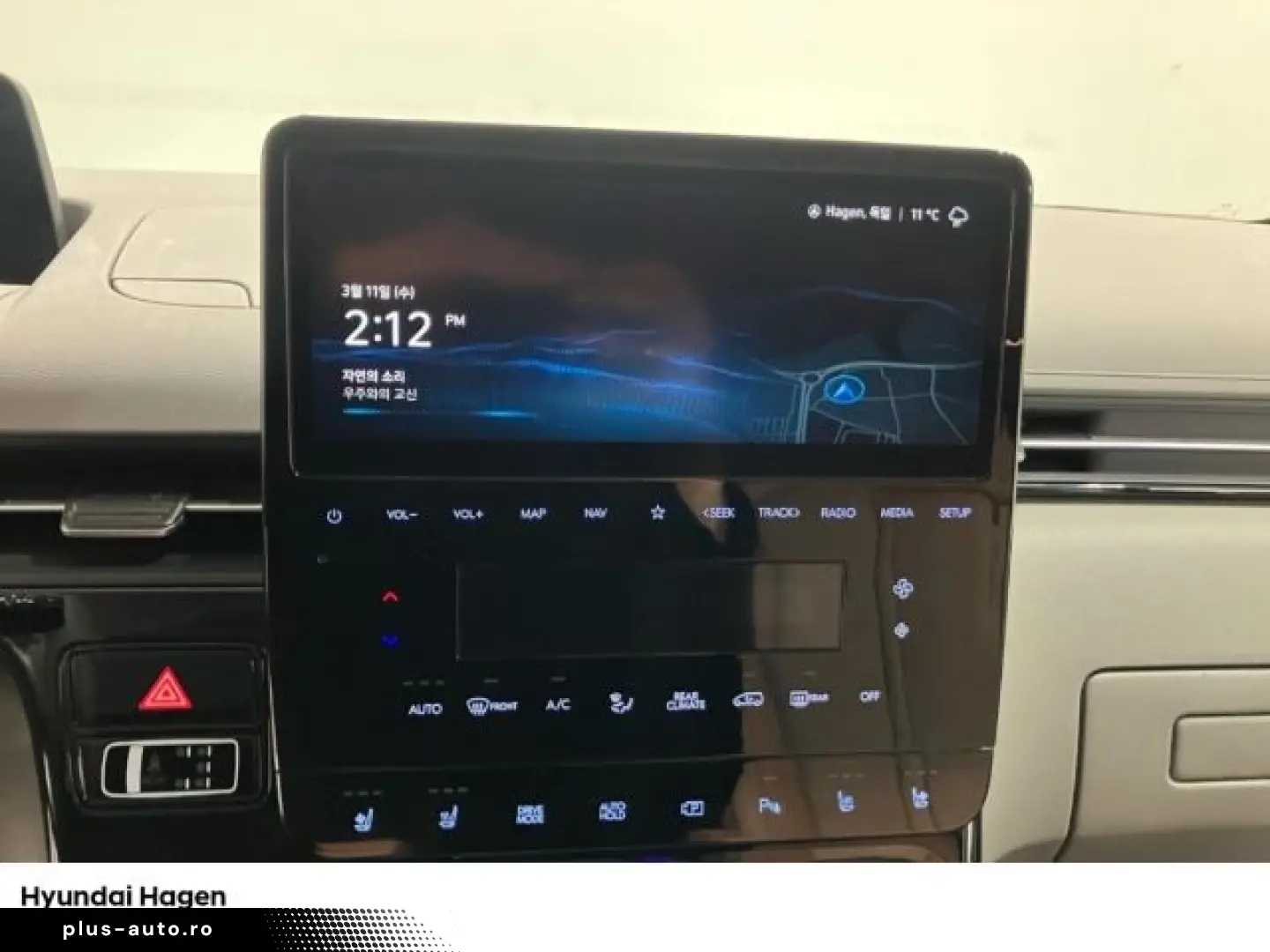 HYUNDAI STARIA Signature 4WD LED NAV BOSE LEDER 7Sitzer