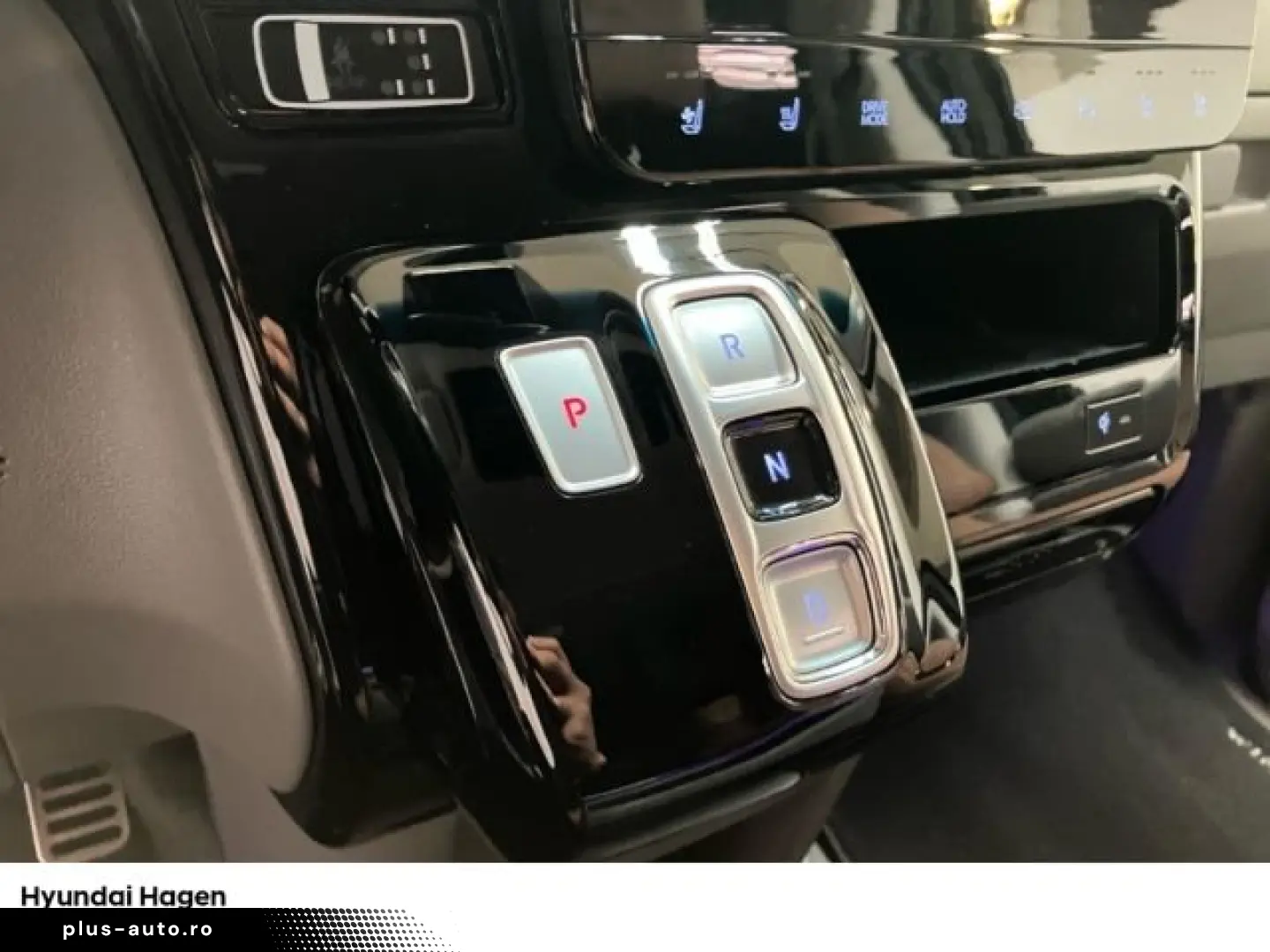HYUNDAI STARIA Signature 4WD LED NAV BOSE LEDER 7Sitzer