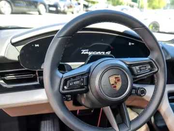 Porsche Taycan 4 Cross Turismo Soft-Close Head-Up