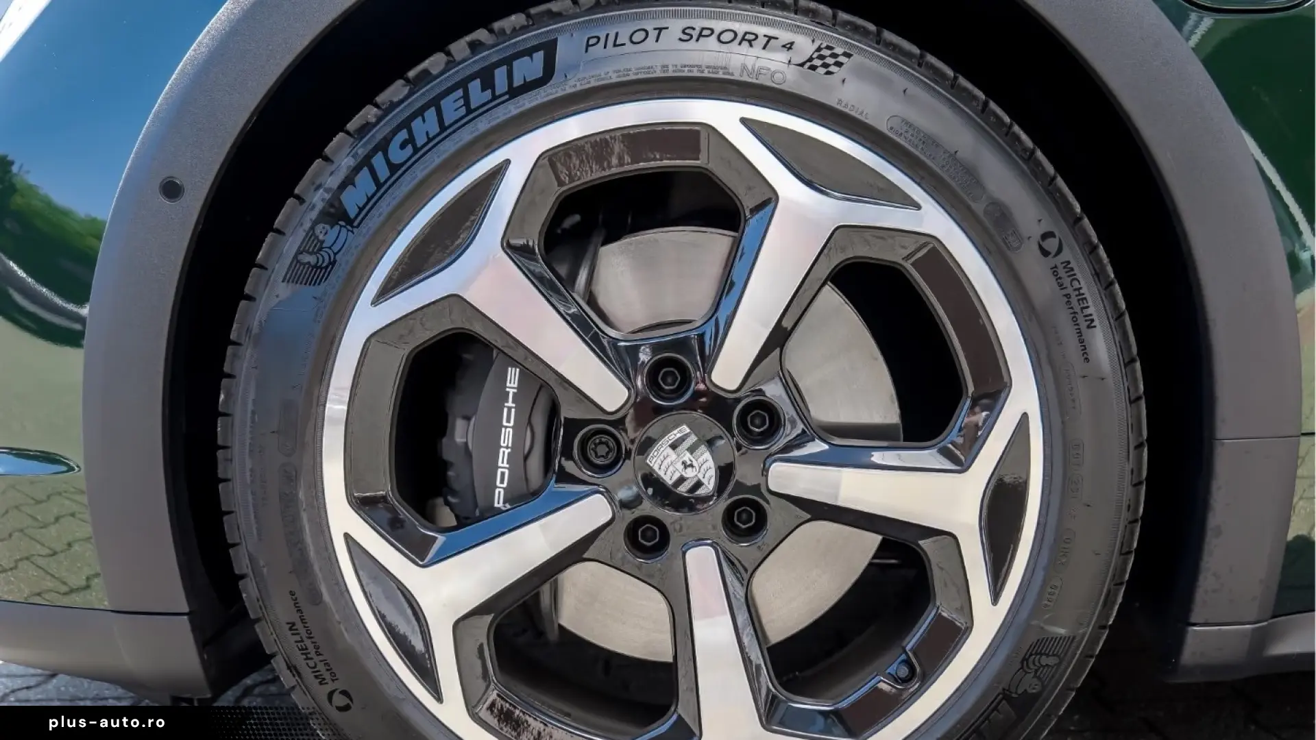Porsche Taycan 4 Cross Turismo Soft-Close Head-Up