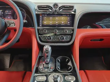 Bentley Bentayga 4.0 V8 EWB 4WD Autom.
