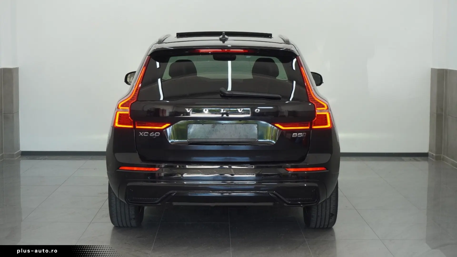 VOLVO XC60 B5 Plus Dark AWD Pan 360 Pilot TWA H&K KEY