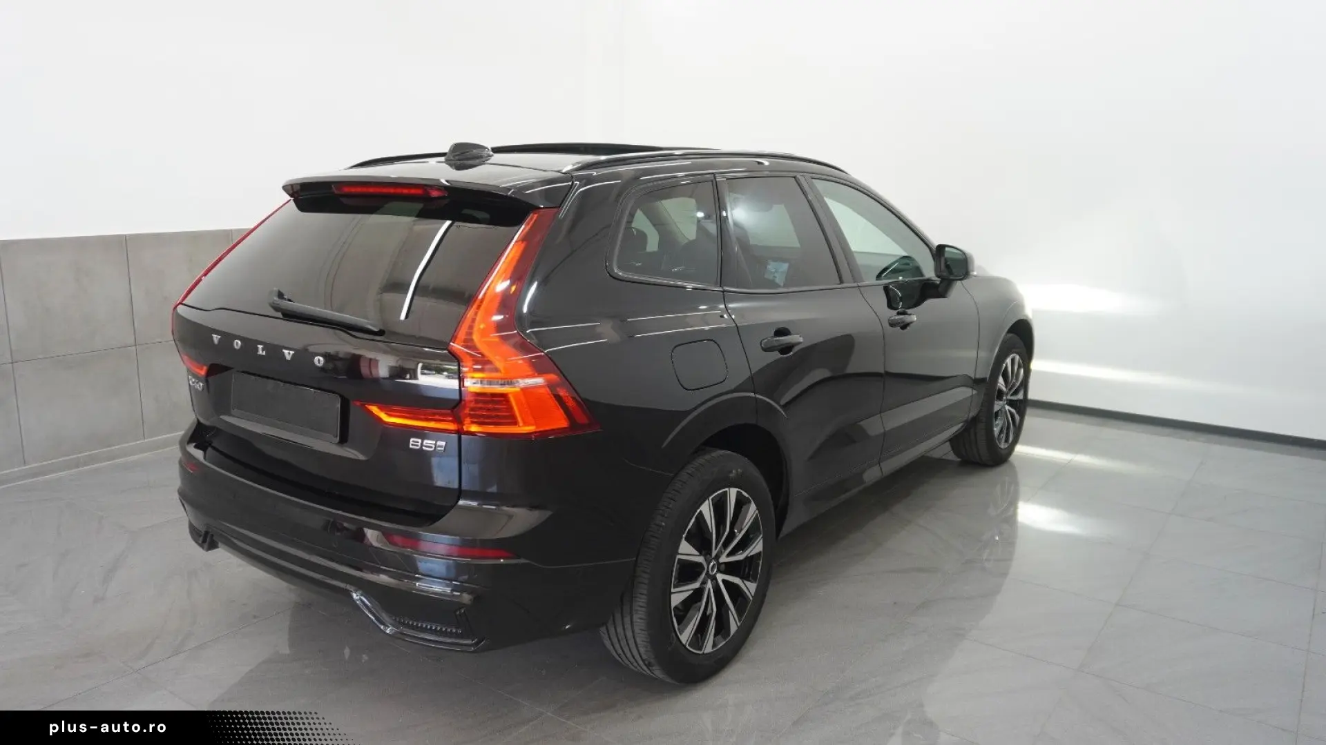 VOLVO XC60 B5 Plus Dark AWD Pan 360 Pilot TWA H&K KEY