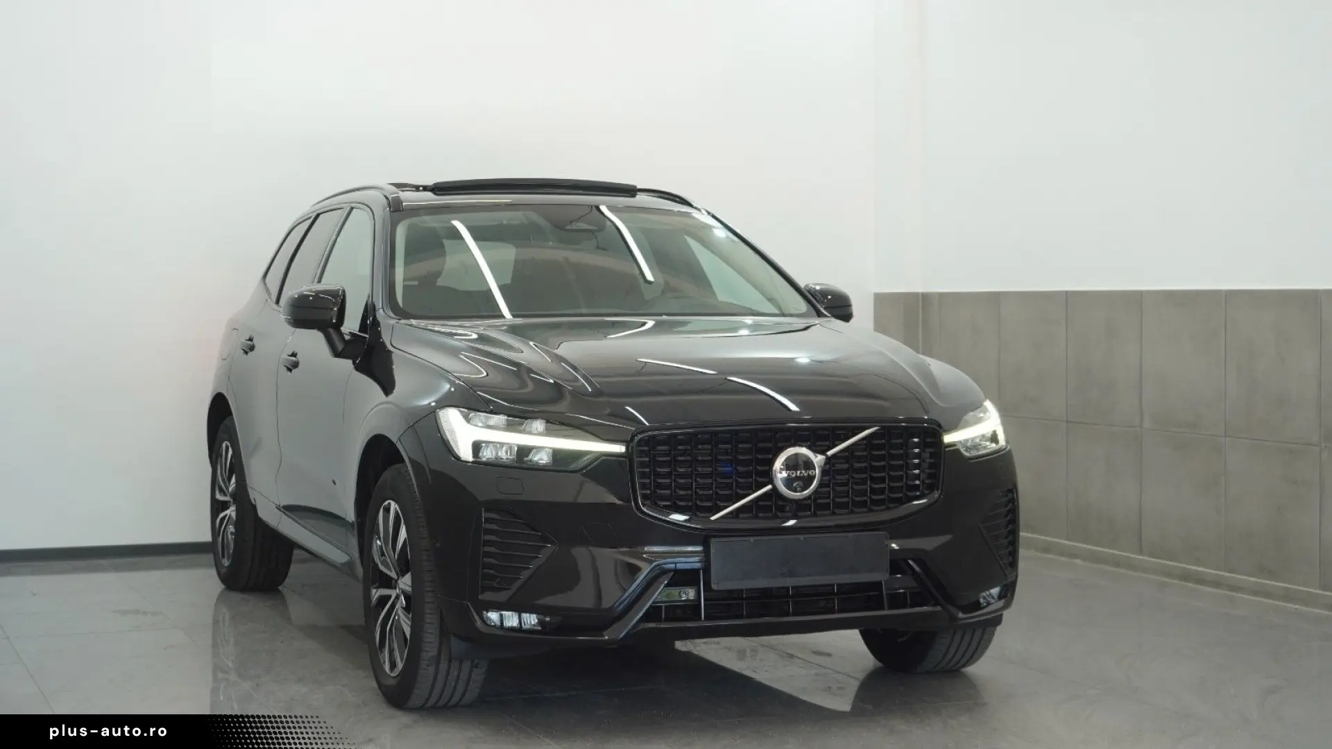 VOLVO XC60 B5 Plus Dark AWD Pan 360 Pilot TWA H&K KEY