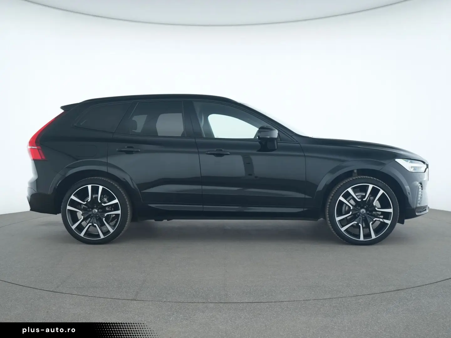 VOLVO XC60 R Design AHK ACC Kessy Kamera LED Navi SHZ