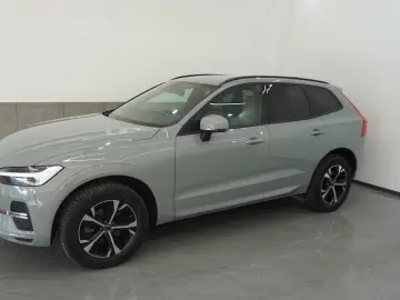 VOLVO XC60 B5 Core AWD NewMod PilotAss TWA Garantie