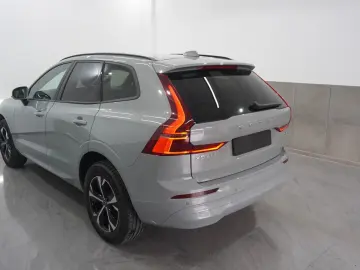 VOLVO XC60 B5 Core AWD NewMod PilotAss TWA Garantie