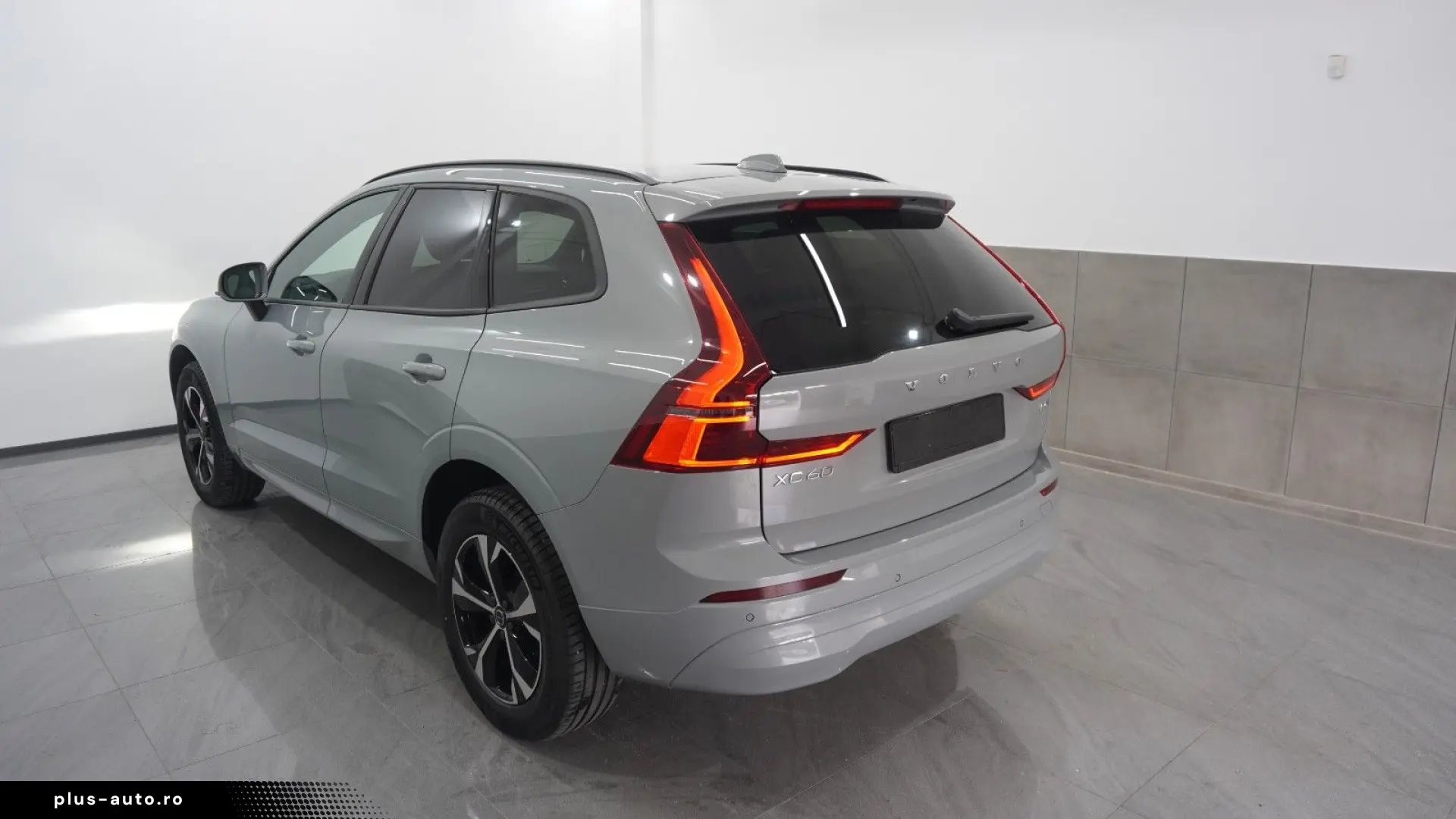 VOLVO XC60 B5 Core AWD NewMod PilotAss TWA Garantie