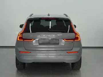 VOLVO XC60 B5 Core AWD NewMod PilotAss TWA Garantie