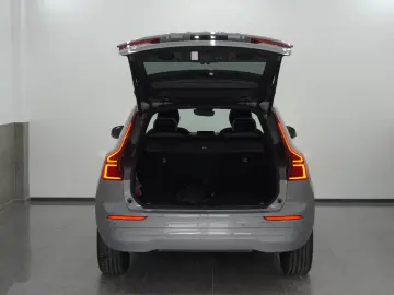 VOLVO XC60 B5 Core AWD NewMod PilotAss TWA Garantie