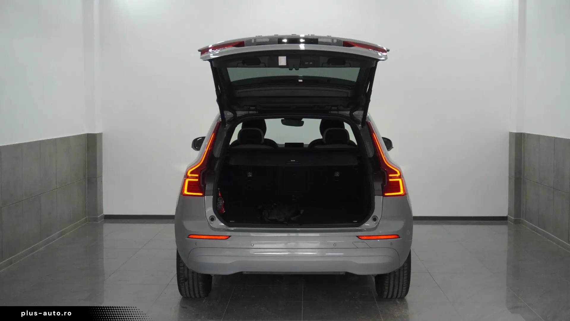 VOLVO XC60 B5 Core AWD NewMod PilotAss TWA Garantie