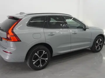 VOLVO XC60 B5 Core AWD NewMod PilotAss TWA Garantie