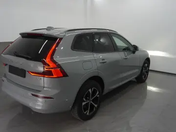 VOLVO XC60 B5 Core AWD NewMod PilotAss TWA Garantie
