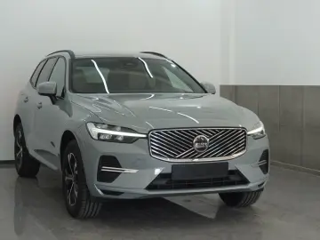 VOLVO XC60 B5 Core AWD NewMod PilotAss TWA Garantie