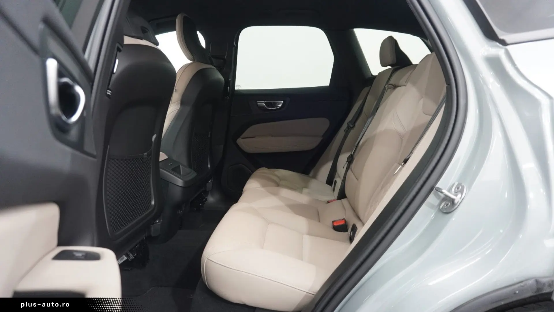 VOLVO XC60 B5 Core AWD NewMod PilotAss TWA Garantie