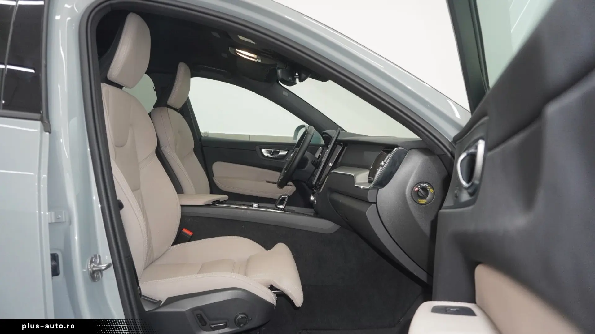 VOLVO XC60 B5 Core AWD NewMod PilotAss TWA Garantie