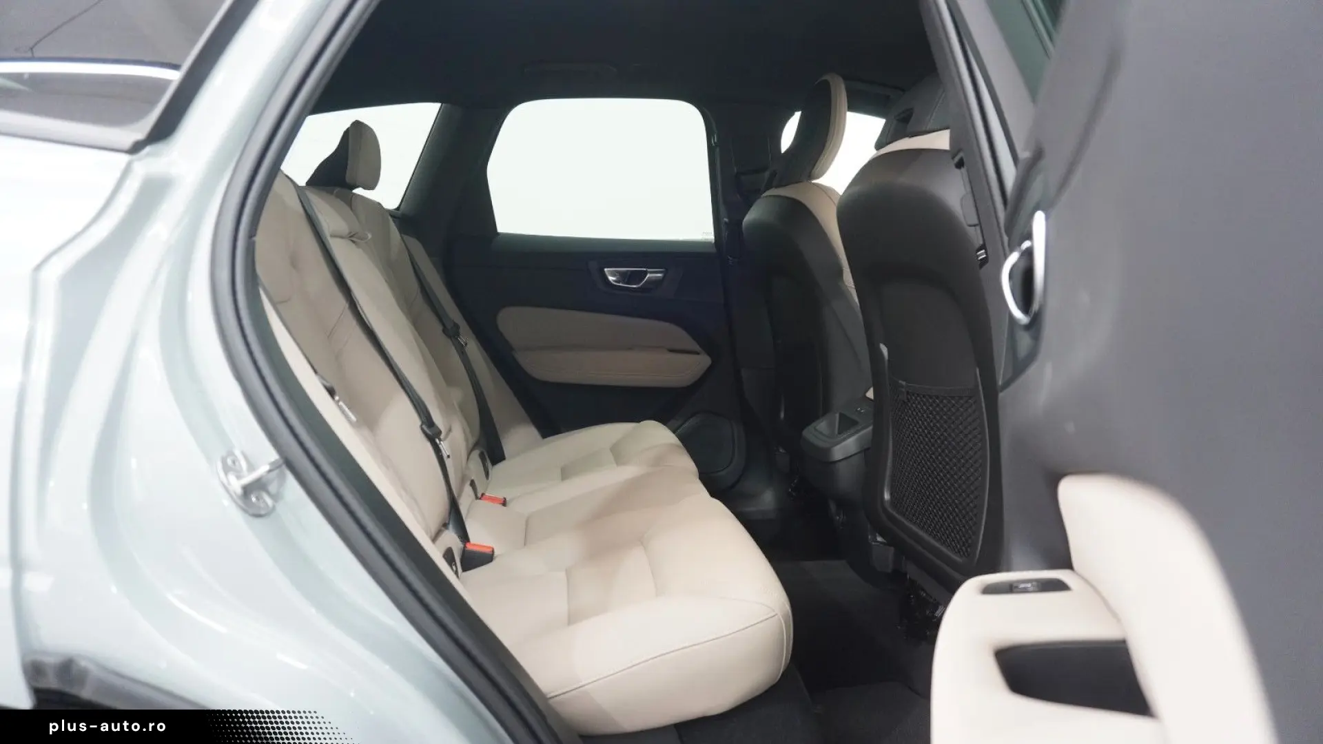 VOLVO XC60 B5 Core AWD NewMod PilotAss TWA Garantie